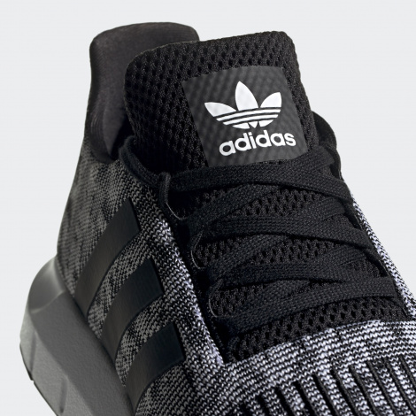 Кросівки Чоловічі Adidas Swift Run