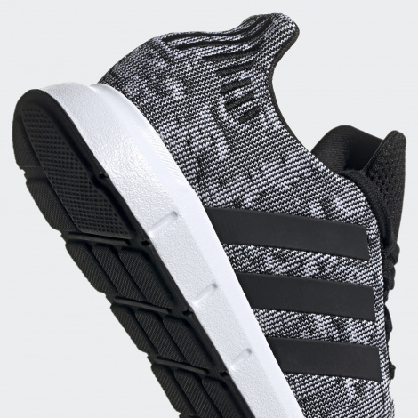 Кросівки Чоловічі Adidas Swift Run