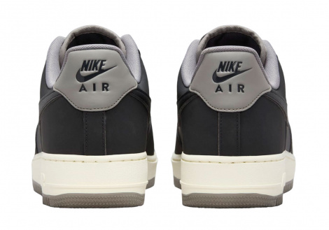 Кросівки Air Force 1 07 Lv8 Чоловіча 7.5