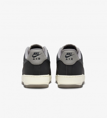 Кросівки Air Force 1 07 Lv8 Чоловіча 7.5