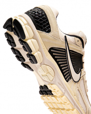 Кросівки Чоловічі Nike Zoom Vomero 5 Se Sp Beige Hf1553-701 42