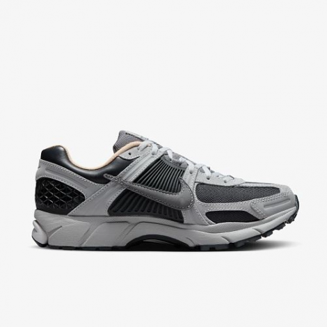 Кросівки Чоловічі Nike Zoom Vomero 5 Black/White Hv5982-001 41