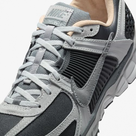 Кросівки Чоловічі Nike Zoom Vomero 5 Black/White Hv5982-001 41
