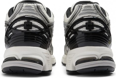 Кросівки New Balance 1906R біло-срібно-чорні M1906RER