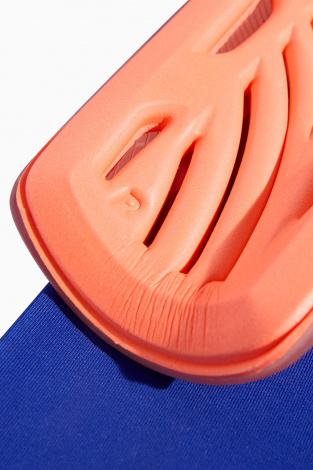 Футбольные щитки adidas Tiro League