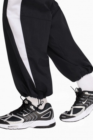 Штани Nike Air Woven - чорний