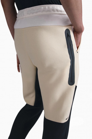 Штани Nike Sportswear Tech Fleece