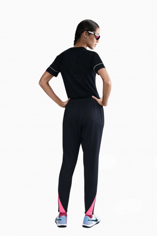 Штани Nike Dri-FIT Strike для жінок - чорний
