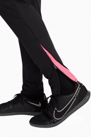Штани Nike Dri-FIT Strike - чорний