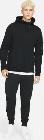 Спортивні штани Nike SPORTSWEAR TECH ESSENTIALS чорні DD5293-010