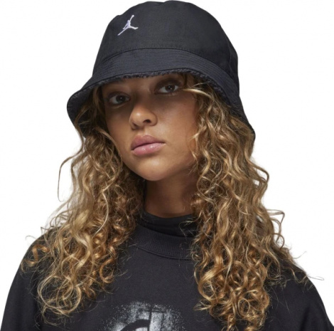 Панама зимова Nike UJ APEX BUCKET WINTER чорна FN4674-010