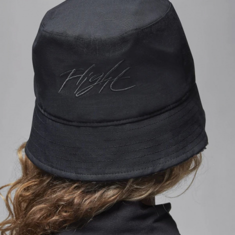 Панама зимова Nike UJ APEX BUCKET WINTER чорна FN4674-010