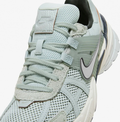 Кросівки жіночі Nike V2K RUN світло-бірюзові FN6703-003