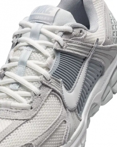 Кросівки жіночі Nike ZOOM VOMERO 5 біло-світло-сірі HQ0458-001