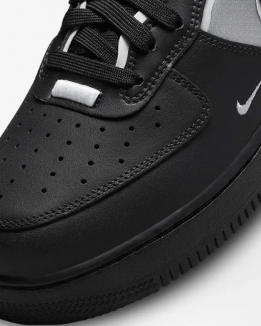 Кросівки Nike AIR FORCE 1 REACT чорні DM0573-002