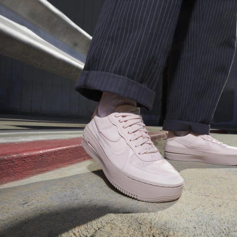 Кроссовки женские Nike W AF1 PLT.AF.ORM розовые DJ9946-600