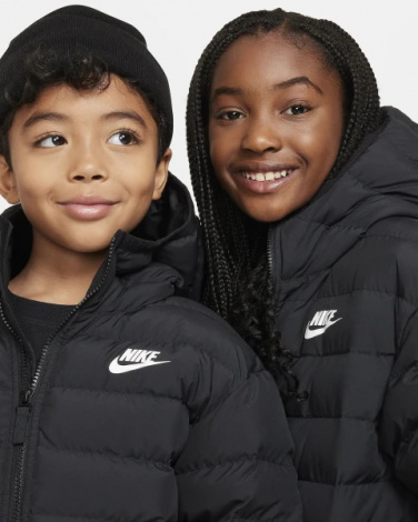 Куртка підліткова Nike LOW SYNFL JKT чорна FD2845-010