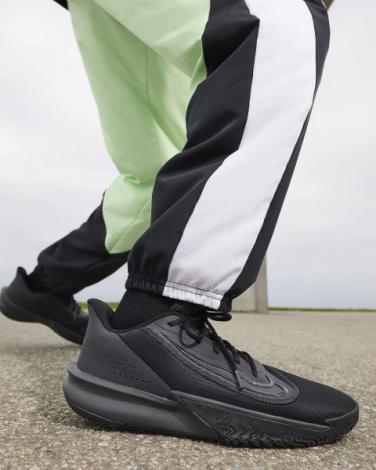 Кросівки баскетбольні Nike PRECISION 7 чорні FN4322-001