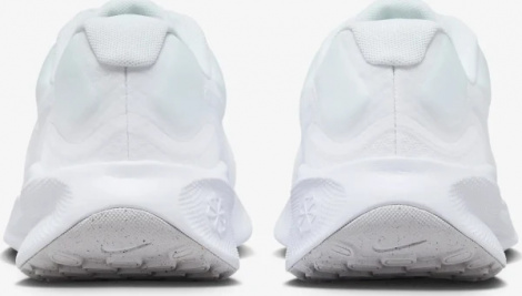 Кросівки бігові жіночі Nike W NIKE REVOLUTION 7 білі FB2208-100
