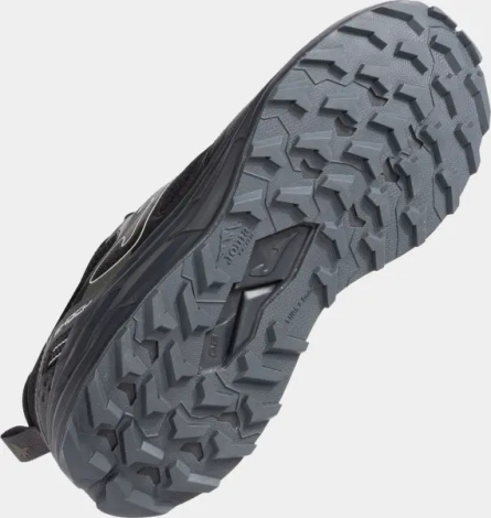 Кроссовки трекинговые Joma SHOCK черные TKSHOW2501