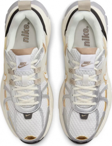 Кроссовки женские Nike V2K RUN бело-серебряно-золотые HJ7245-100
