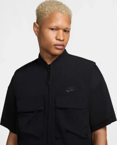 Жилетка Nike TECH WOVEN GILET чорна FZ0748-010