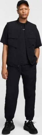 Жилетка Nike TECH WOVEN GILET чорна FZ0748-010
