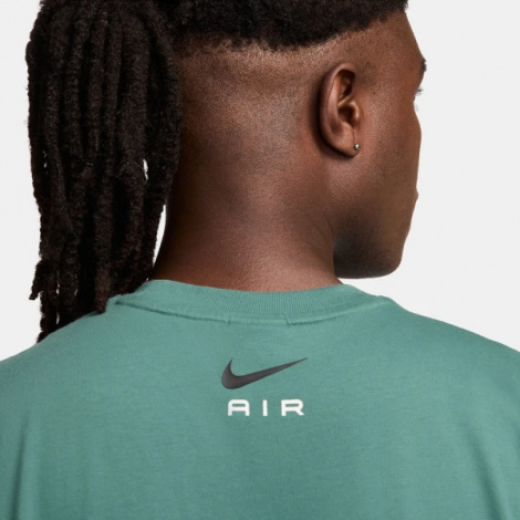 Футболка Nike M NSW SW AIR GRAPHIC TEE зеленая FN7704-361
