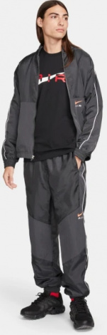 Футболка Nike M SW AIR GRAPHIC TEE черная FN7704-012