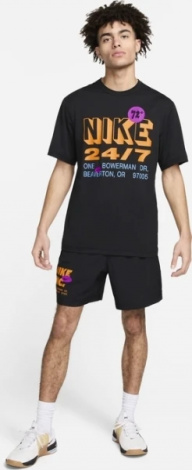 Футболка Nike M NK DF UV HYVERSE SS GFX черная FN3988-010