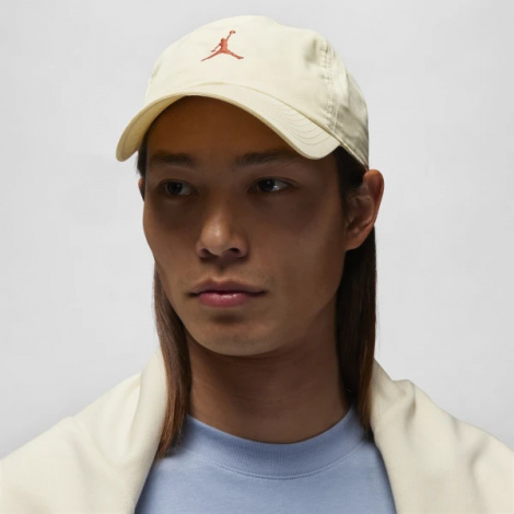Кепка Nike J CLUB CAP US CB JUMPMAN бежевая FD5185-163