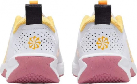 Кросівки дитячі Nike OMNI MULTI-COURT (GS) білі DM9027-102