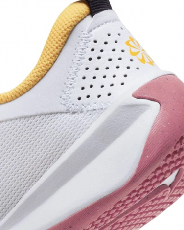 Кросівки дитячі Nike OMNI MULTI-COURT (GS) білі DM9027-102