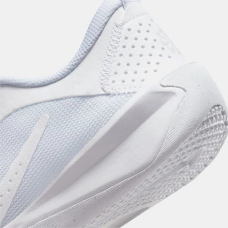 Кросівки дитячі Nike OMNI MULTI-COURT (GS) білі DM9027-100
