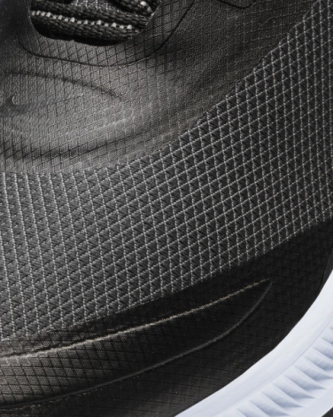 Кроссовки беговые Nike QUEST 3 SHIELD черно-зеленые CQ8894-010