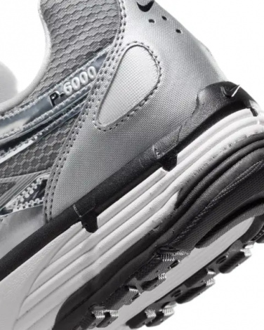 Кросівки Nike P-6000 срібно-чорні CN0149-001