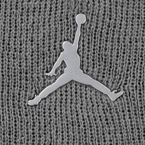 Шапка подростковая Nike JORDAN CUFFED BEANIE серая 9A0063-GEH