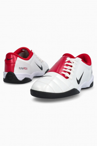 Кроссовки Nike Total 90