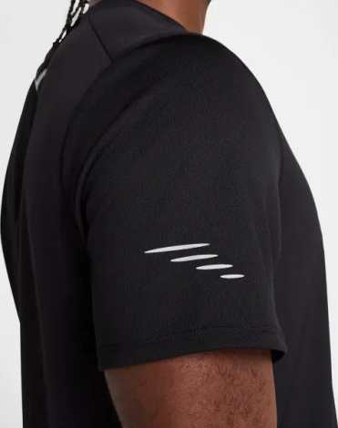 Футболка для бега Nike MILER FLASH DRI-FIT UV RUNNING черная IB4127-010