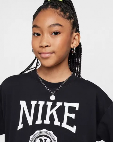 Футболка підліткова Nike SPORTSWEAR чорна HM6303-010