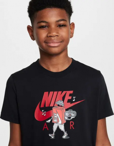 Футболка подростковая Nike SPORTSWEAR черная HM5661-010