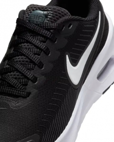 Кросівки жіночі Nike AIR MAX NUAXIS чорно-білі HF1233-001