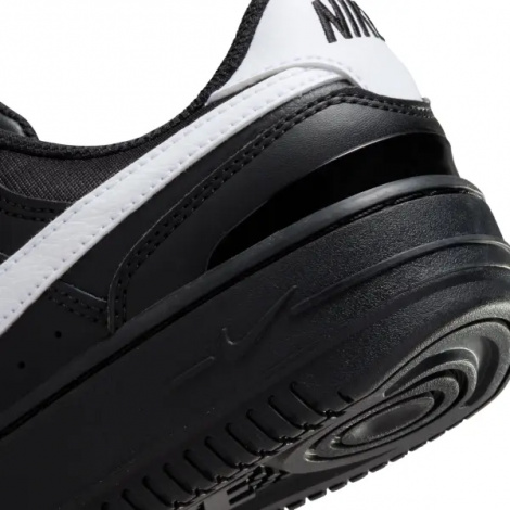 Кросівки жіночі Nike GAMMA FORCE чорно-білі FQ6476-010