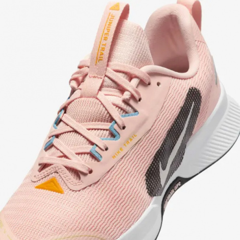 Кроссовки для трейлраннинга женские Nike JUNIPER TRAIL 3 персиково-черные FQ0902-600