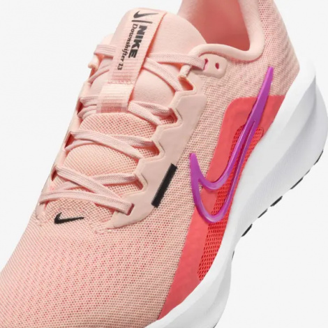 Кросівки бігові жіночі Nike DOWNSHIFTER 13 персиково-коралові FD6476-600