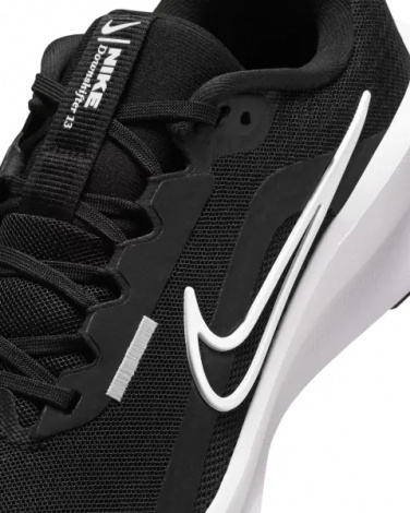 Кроссовки беговые женские Nike DOWNSHIFTER 13 черно-белые FD6476-001