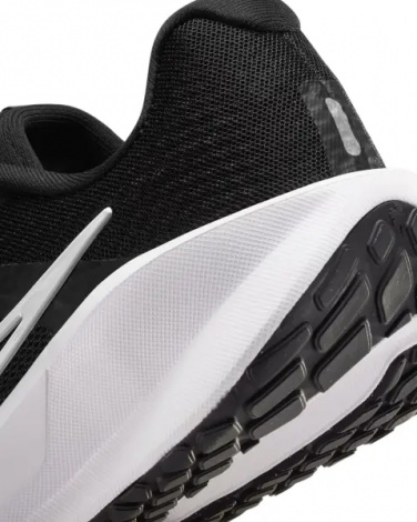 Кроссовки беговые женские Nike DOWNSHIFTER 13 черно-белые FD6476-001