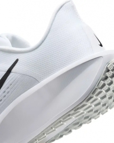 Кросівки бігові жіночі Nike QUEST 6 біло-чорні FD6034-100