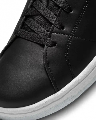 Кеды женские Nike COURT ROYALE 2 черно-белые DH3159-001