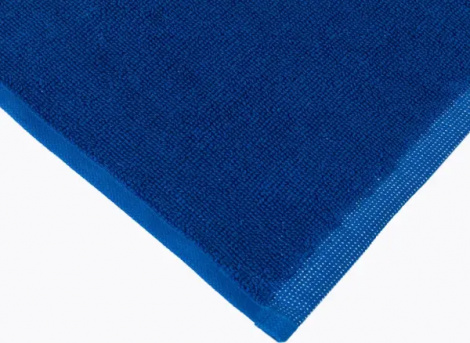 Рушник Arena POOL SOFT TOWEL синьо-білий 001993-810